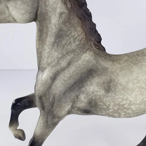 Breyer Horse Classic Hugo Saddle Club Eventing Dapple Grey Black Beauty #61105 - Picture 9 of 13